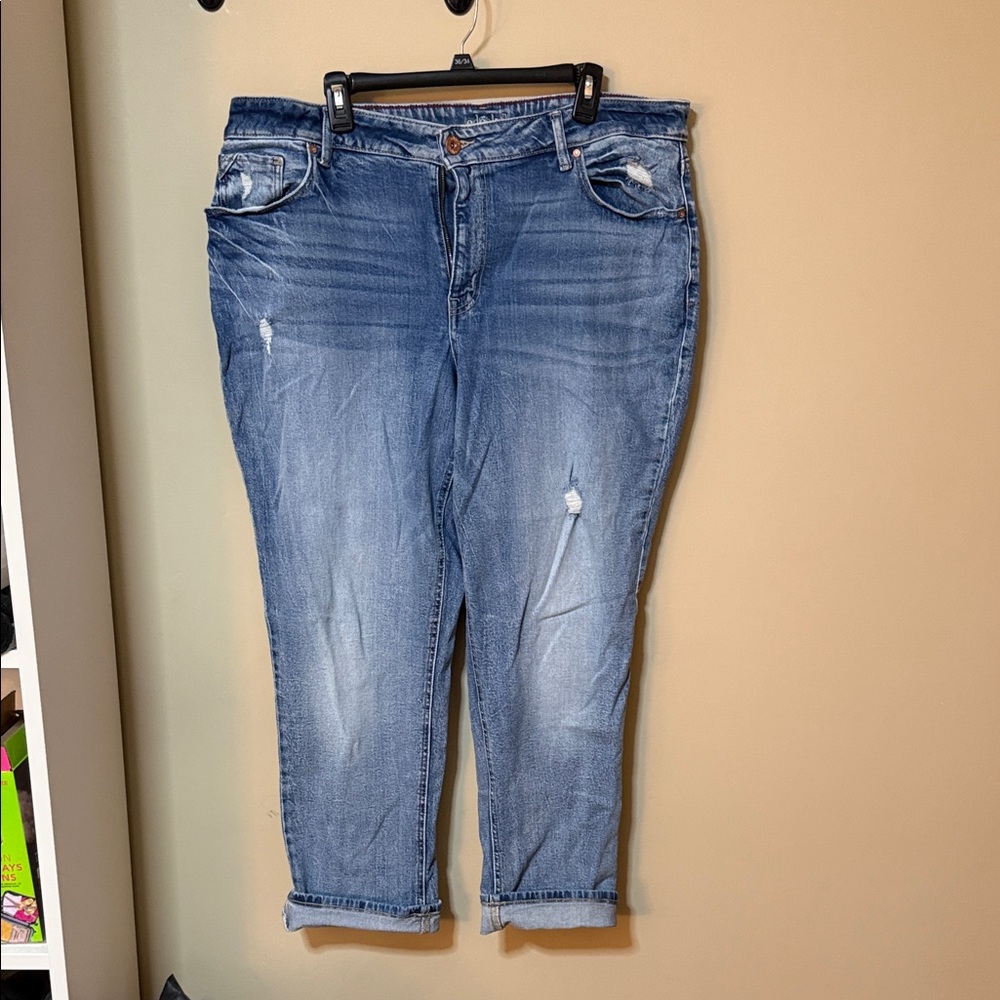Edge Distressed Blue Ankle Jeans